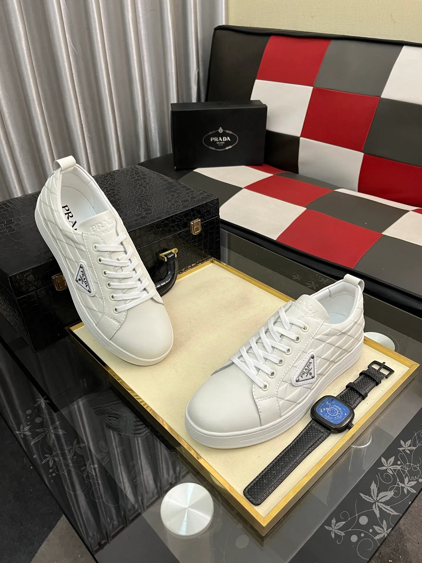Men's shoes 💰440⌚️⌚️Prada•PRADA original quality.~ Unique modern style sneakers. 🏃A must-have casual shoe for trendy men😍😍 Original brand imported from Italy, imported original leather, sheep lining (refuses to discolor and grind feet) Sole: Original sole provided by the original factory, French lazy style design ⚠️Fit to the feet, original quality, super comfortable original sole. Code number: 38-444️⃣Colors available